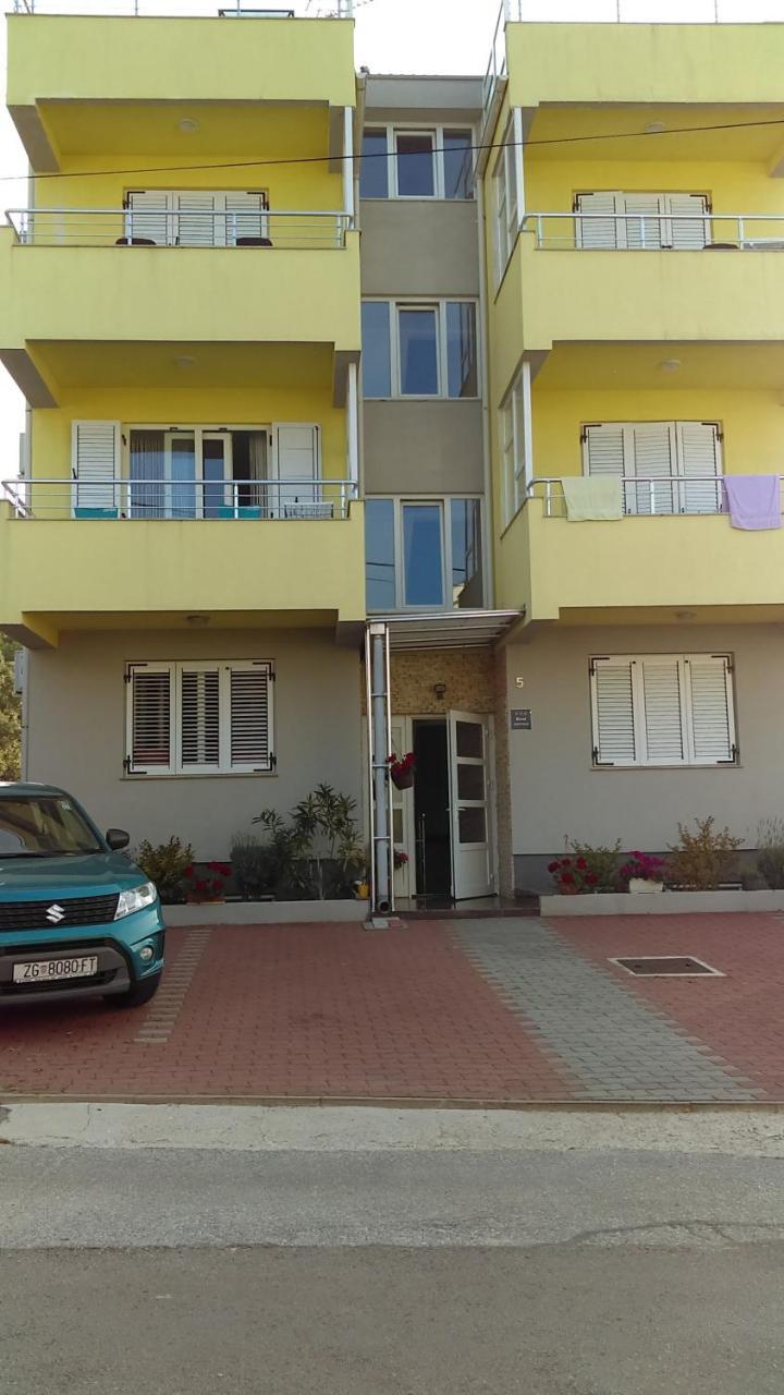Apartments Diva Novalja Ngoại thất bức ảnh
